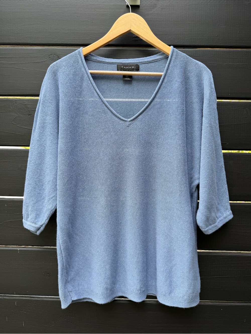 Tahari Dusty Blue Size Medium Linen Blend V-neck Sweater 3/4 sleeve- Coastal